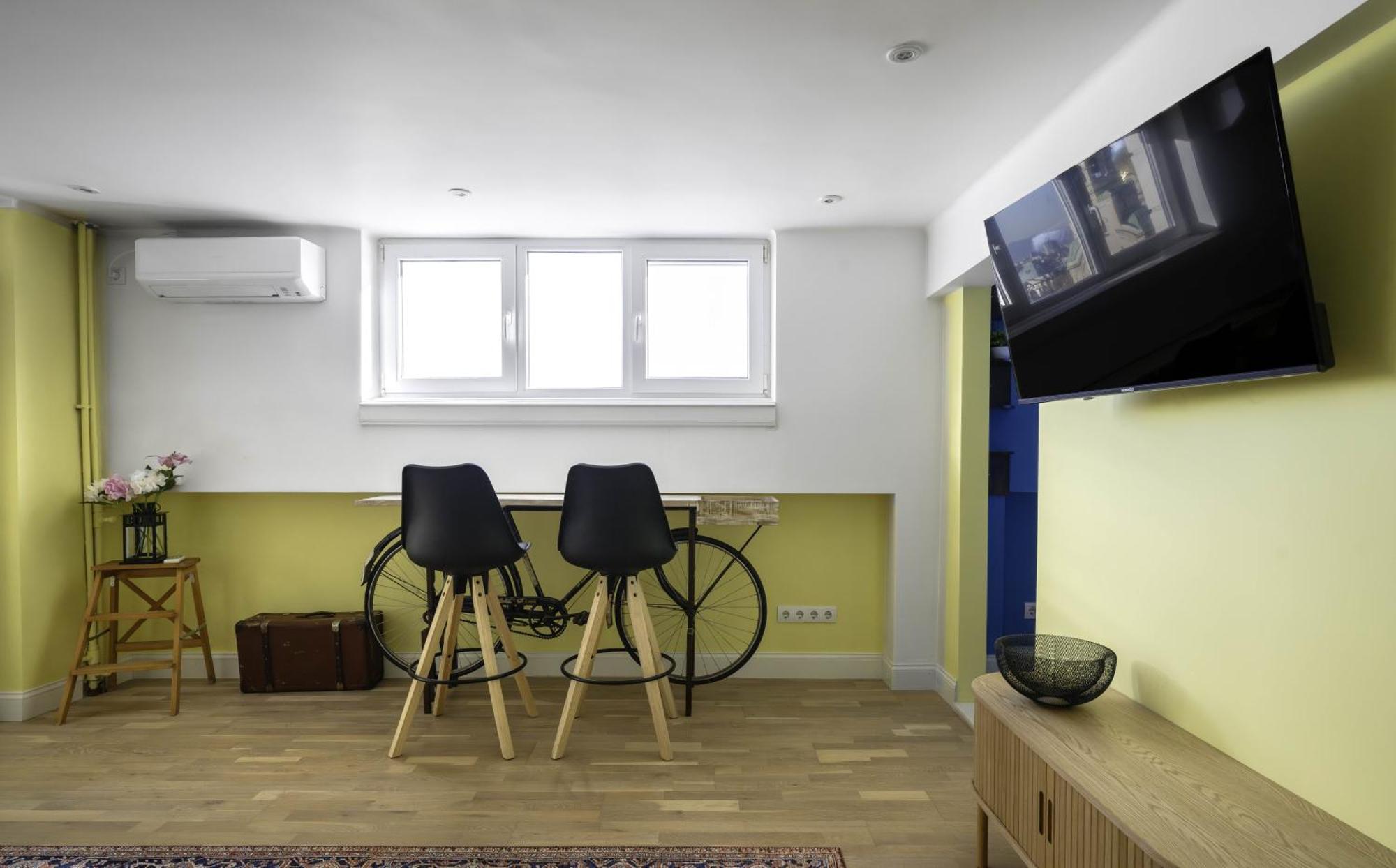 Views From Cozy 1-bedroom Flat By Flat Mаnager Apartament